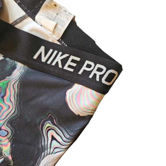 SOLD OUT 🩷 NIKE PRO Dri Fit Marbled Cropped Leggings - Picture 5 of 8